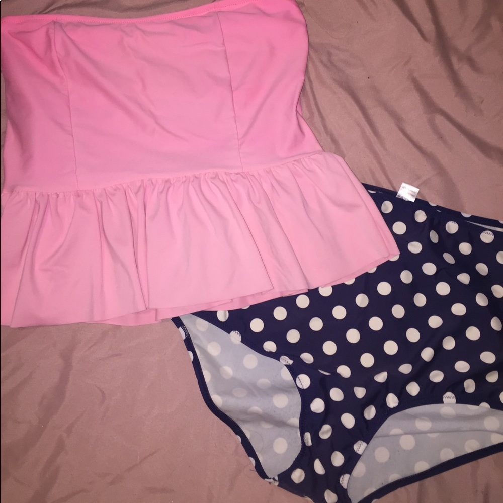 2-piece bathing suit